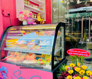 Tủ trưng bánh kính cong