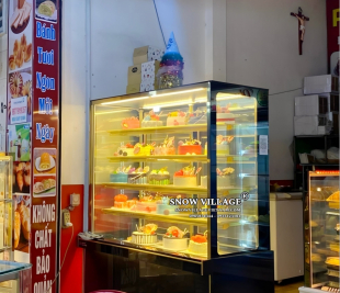 Trưng bày bánh kem với Tủ 5 tầng kính vuông 